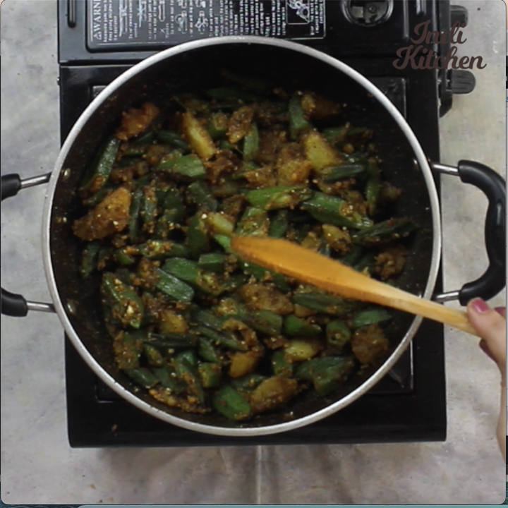how to make bhindi aloo ki sukhi sabji 