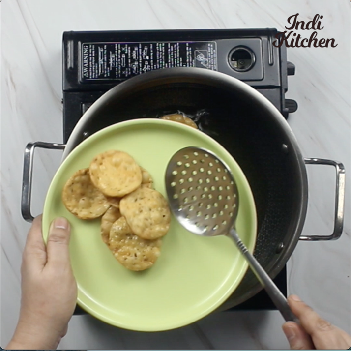 how to make crispy jeera puri